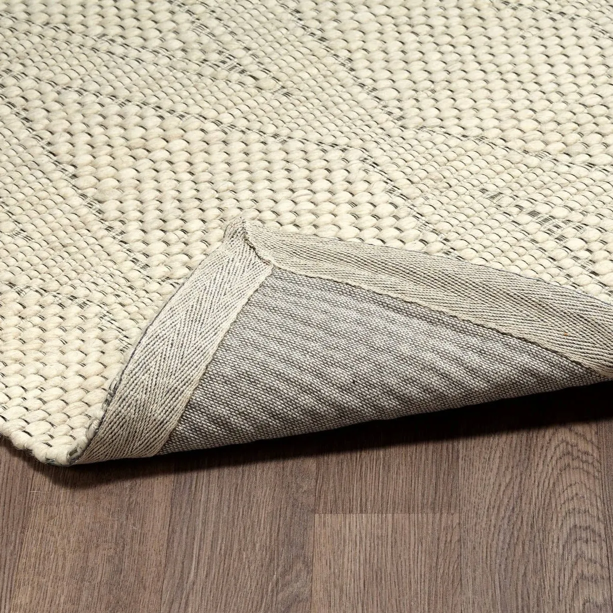 Chinook Handmade Wool Ivory Large Diamond Rug